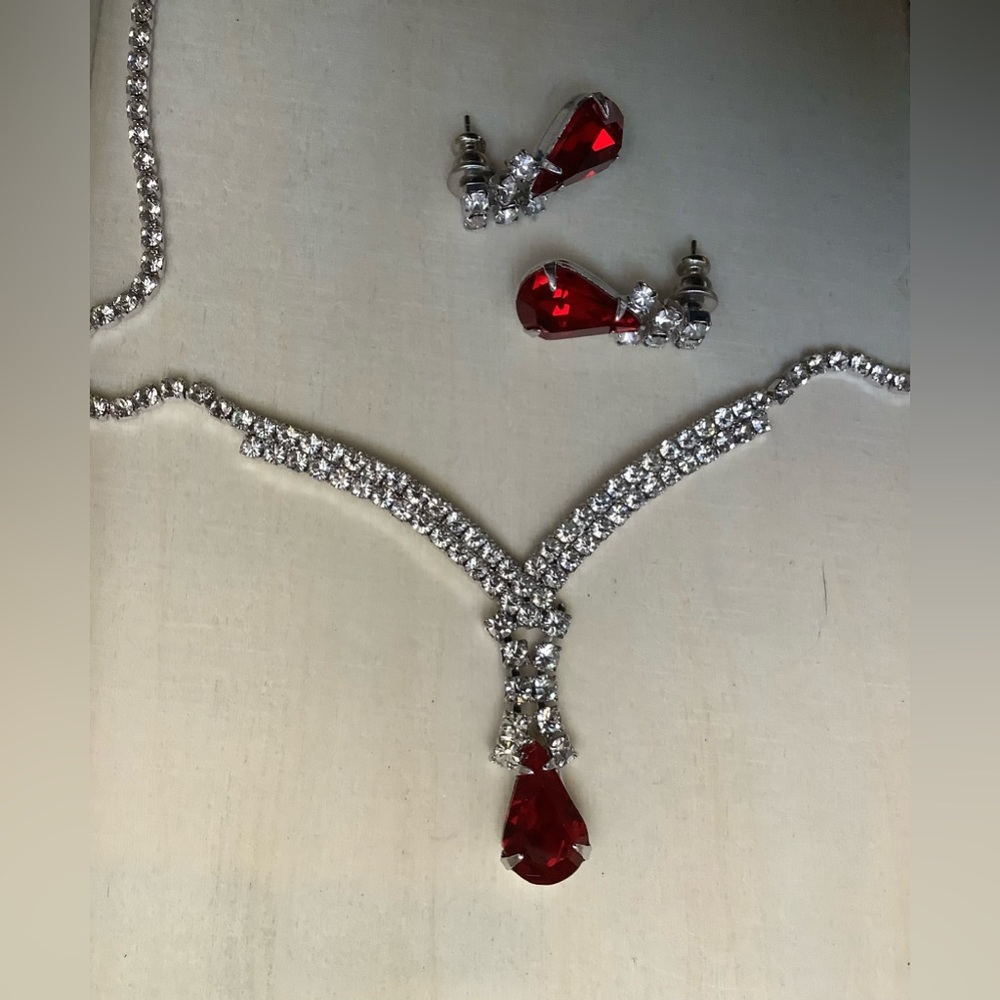 New vintage Austrian crystal pendant necklace and earrings set (ruby)